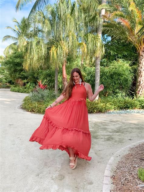 6 Tropical Dresses To Complete Your Beach Vacation Outfits ...