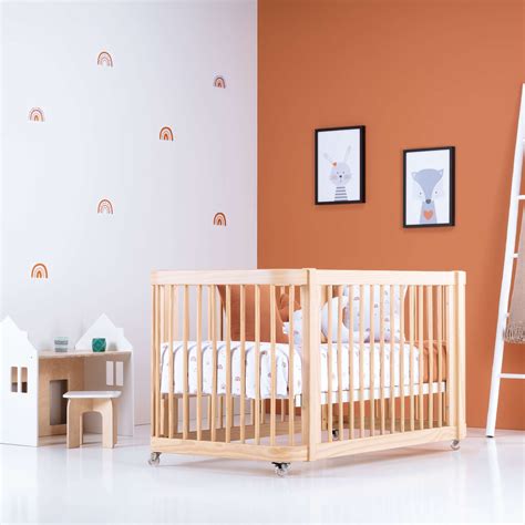 Completa colección de cunas de madera para bebés recién nacidos