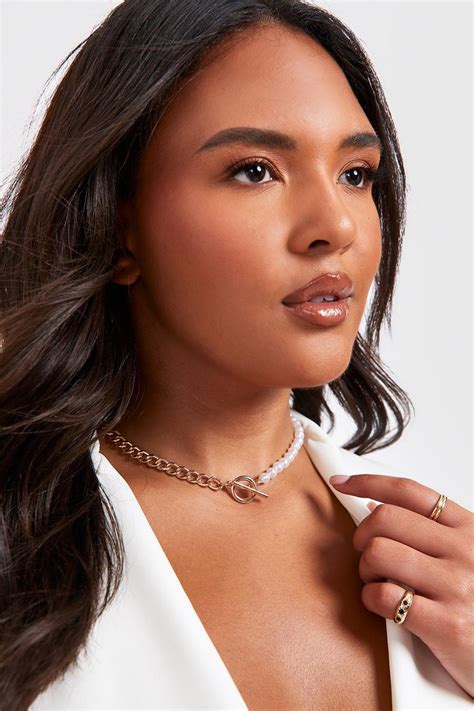 Plus Pearl Chain Choker | boohoo UK