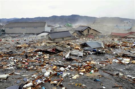 地震直後、お台場方面の黒煙 - しゃしんときじ - 3がつ11にちをわすれないためにセンター - 東日本大震災のアーカイブ