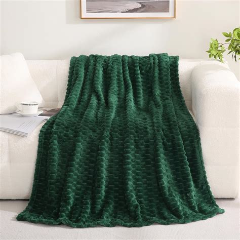Puncuntex Dark Green Throw Blanket 60"×80" inches Fuzzy 3D Jacquard ...