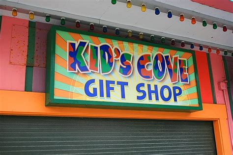 Gift Shop Sign Attention Closeup Vivid Photo Background And Picture For ...