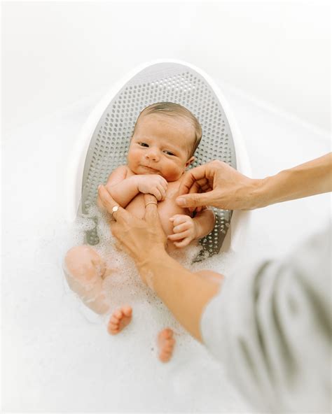 5 Hacks for Stress-Free Baby Bath Time | Hello Fashion