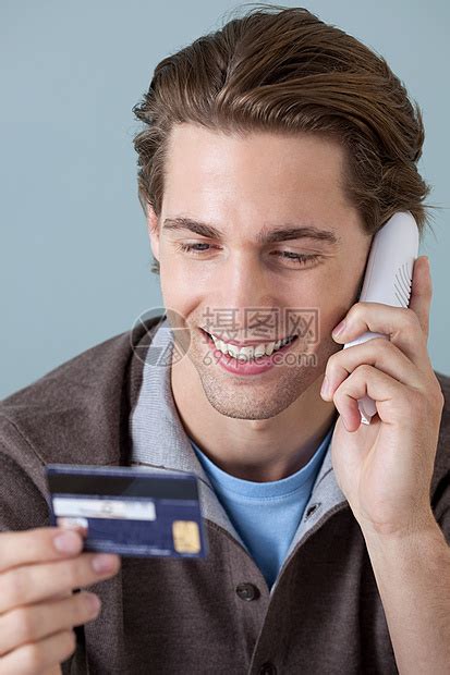 信用卡如若不能及时还款：请尽快跟银行沟通协调