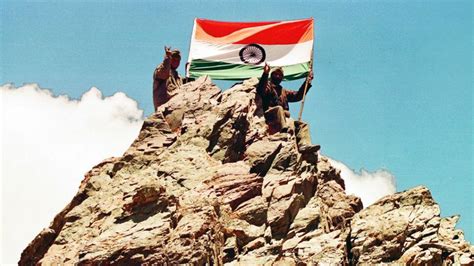 Kargil Vijay Diwas: Bollywood celebs hail Kargil heroes | People News ...