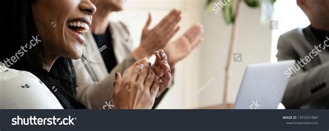 Business People Clapping 的图像结果