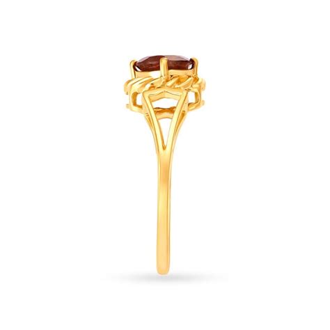 Captivating 18 Karat Gold And Quartz Finger Ring