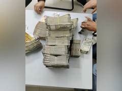 CISF finds passenger has Rs 58 lakh cash at Lal Quila metro station ...