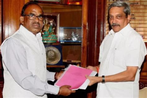 One Lakh Veterans Yet To Receive Benefits Of OROP, Admits Parrikar ...