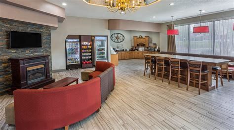 RAMADA BY WYNDHAM HENDERSONVILLE - Hotel Reviews, Photos, Rate ...