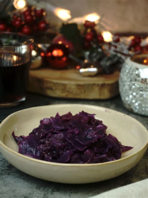 Red Cabbage With Apples | Healthy Recipe 🌱