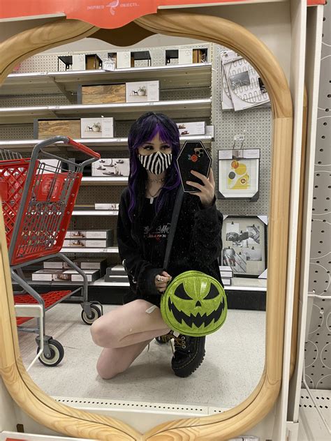 kirsten kaye on Twitter: "who wanna buy me this cute mirror https://t.co/UcFGPaber0" / Twitter