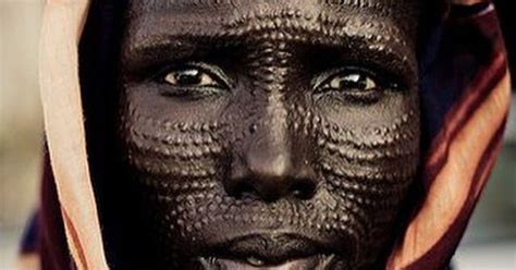 Зачем африканцы наносили себе шрамы и почему отказались от этой ...