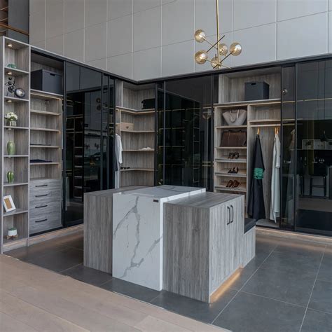 About Us - Closets World