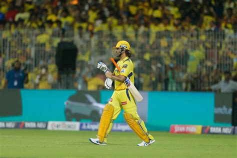 How much money does BCCI earn from IPL?