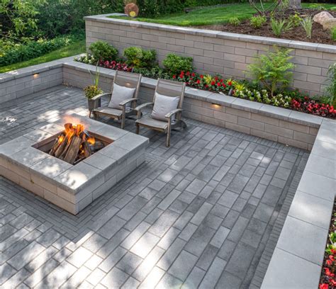 Retaining Wall Patio Design Ideas