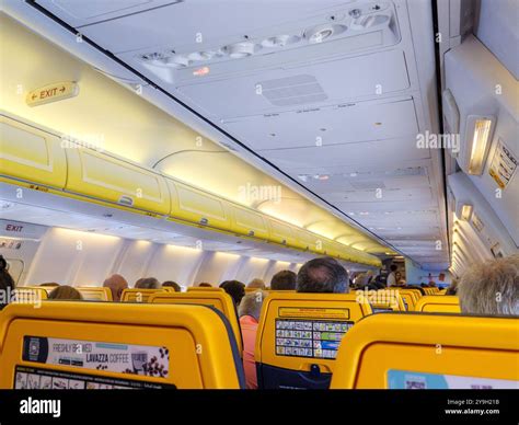 Inside passenger aircraft plane hi-res stock photography and images - Alamy
