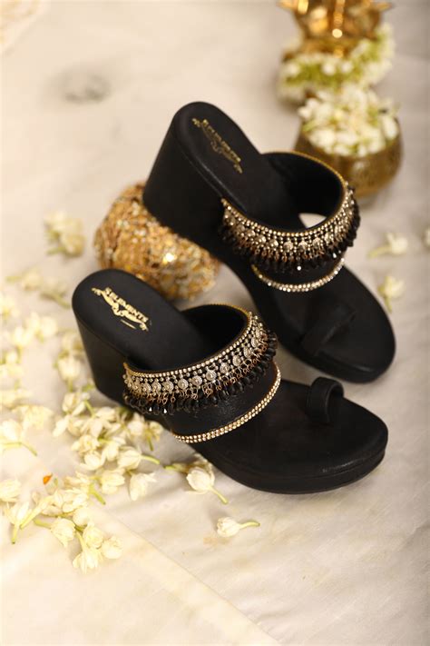 Ishya-black Wedges