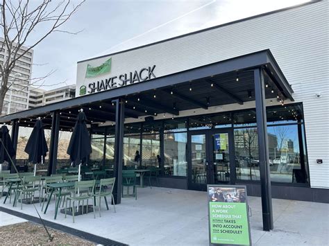 Shake Shack’s drive-up restaurant in Tysons is opening Wednesday | FFXnow
