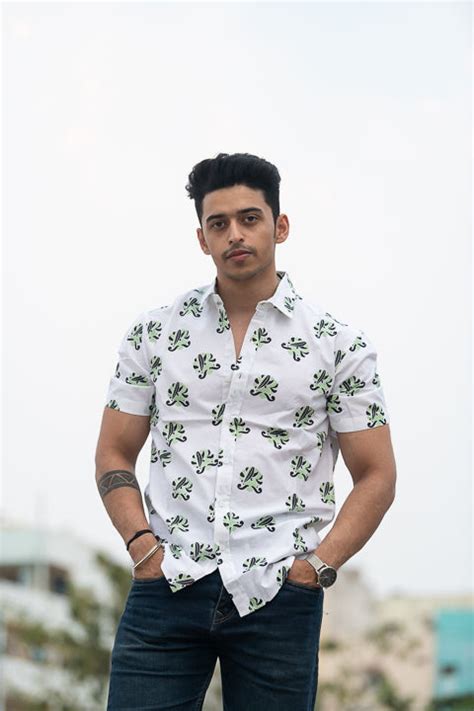 Muchhad Green Relaxed Fit Short Sleeve Shirt – thesotr.com