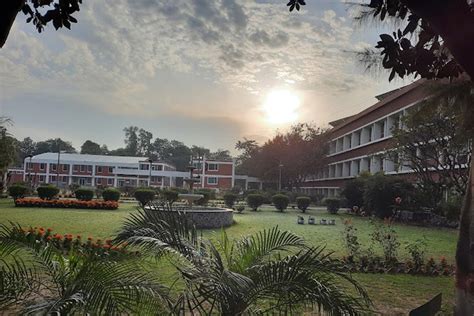 MCM DAV College for Women: Admission 2026, Fees, Scholarship, Chandigarh