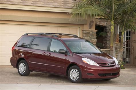 2009 Toyota Sienna News and Information | conceptcarz.com