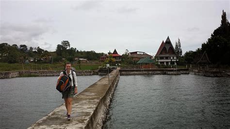 TOBA VILLAGE INN (Tuktuk Siadong) - Hotel Reviews, Photos, Rate ...