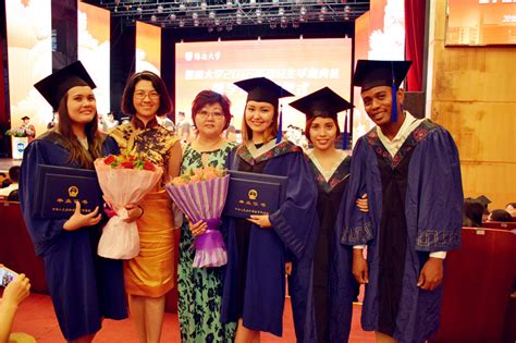中国日报网：对外经贸大学举行2018届来华留学生毕业典礼-对外经济贸易大学新闻网
