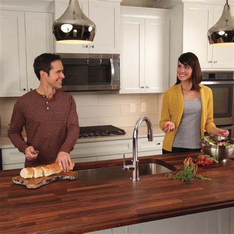 Trinsic Single Handle Pull-Down Kitchen Faucet | Delta Kitchen Fittings ...