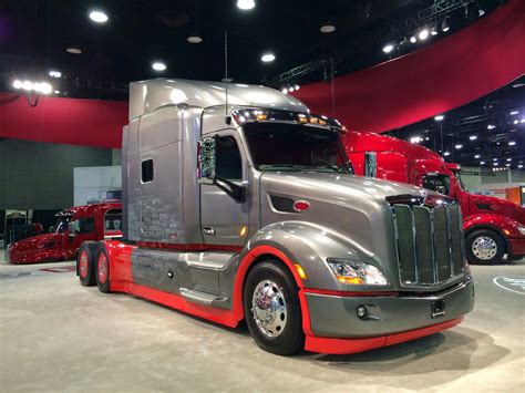 Peterbilt revamps a classic, but stays true to roots with new Model 589 ...