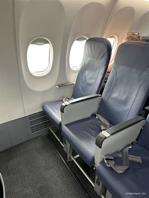 Review of Flair Airlines flight from Toronto to Calgary in Economy