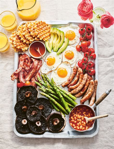 Ultimate Sheet-Pan Brunch for Easy Holiday Mornings | ELLE Gourmet