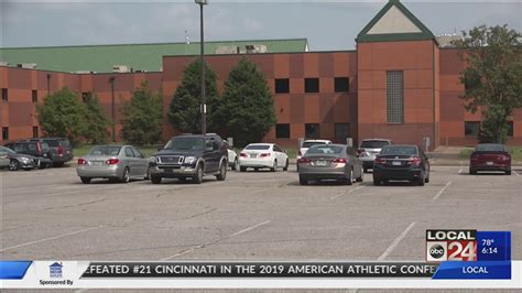 Cordova High School students spread positive messages to stranger | localmemphis.com