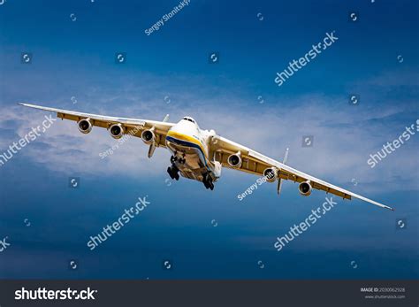 World Largest Cargo Aircraft Antonov 225 Stock Photo 2030062928 ...