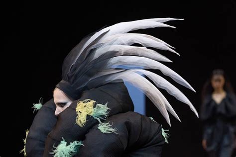 Viktor & Rolf's "inflated" proposal in Paris