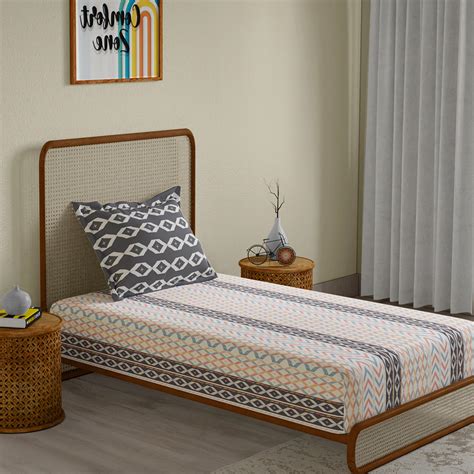 Buy STELLAR HOME Lilly Cotton 104TC Printed 2Pcs Single Bedsheet Set ...