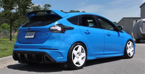 Big-Turbo Ford Focus RS With Drift E-Brake Sounds Better Than the Older MK2 RS - autoevolution