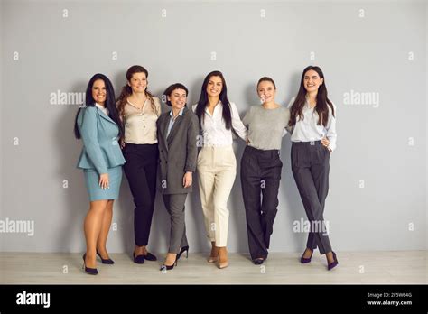 Business Women Group Portrait 的图像结果