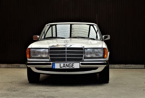 1980 Mercedes-Benz E-Class - Gepflegter W123 / 200 in teilrestauriertem Zustand | Classic Driver ...