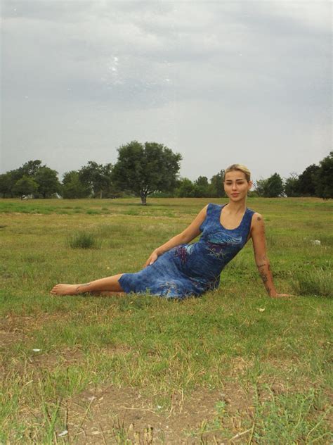 Bella saintclaire | Pee break🥸 | Instagram