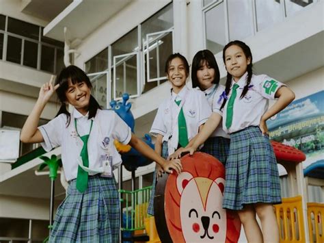 Study suggests school uniform policies related to students doing less ...