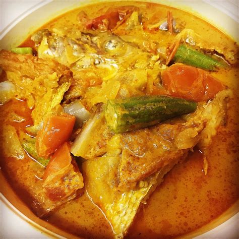 Top 10 Places for Fish Head Curry in Singapore | TallyPress