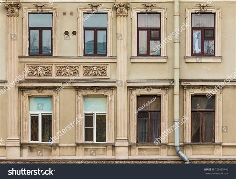 City Building Front View 的图像结果