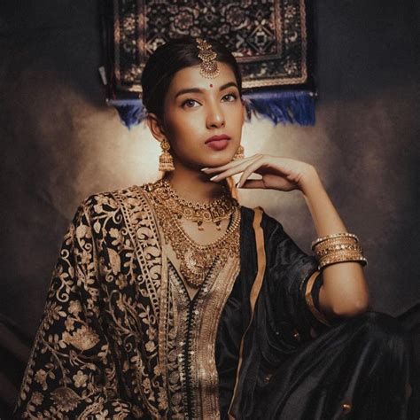 Elegant Maang Tikka Designs | Maang Tikka Trends