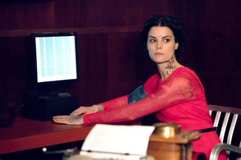 Head-to-Head Escape Room | Escape Tactic