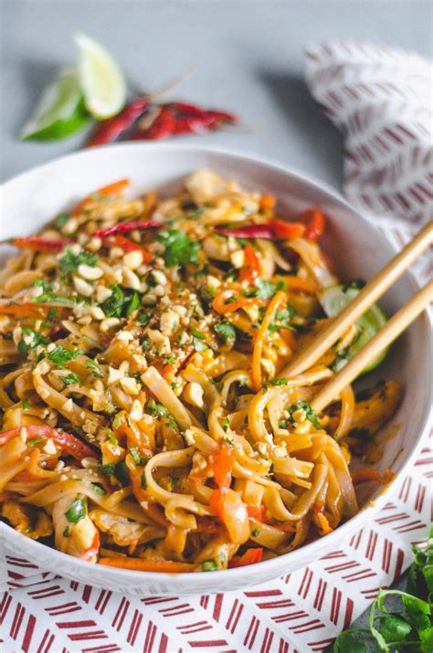 Easy spicy chicken pad thai – Artofit