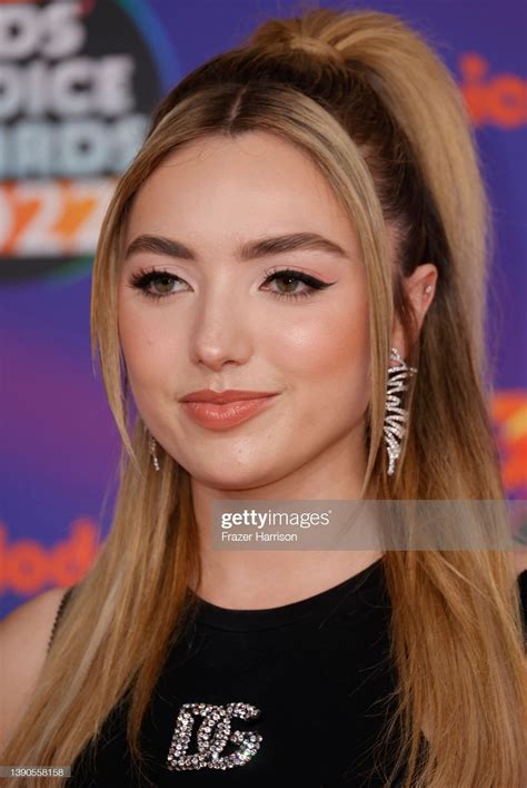 Pin de Cole Bulmer em Stella‘s outfits and hair | Ator, Namorados