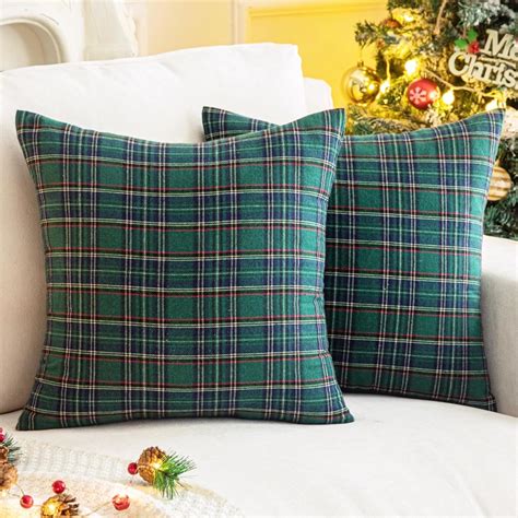 Amazon.com: AQOTHES Pack of 2 Christmas Plaid Decorative Throw Pillow ...