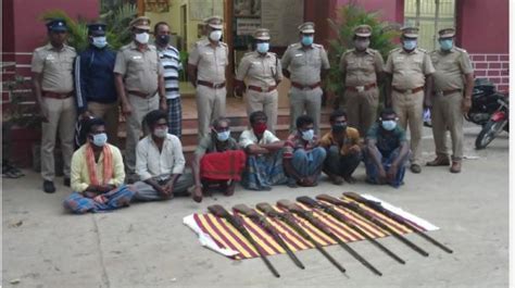 ஓசூர் அருகே உரிமம் இல்லாத 7 நாட்டுத் துப்பாக்கிகள் பறிமுதல்: 8 பேர் ...