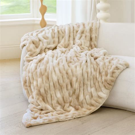 Amazon.com: COOVA Faux Rabbit Fur & Flannel Throw Blanket 50x60 Inch ...